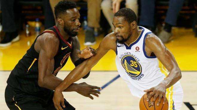 场表演也在 场表演也在