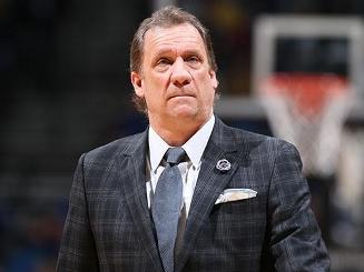 不比嗓门 不比嗓门